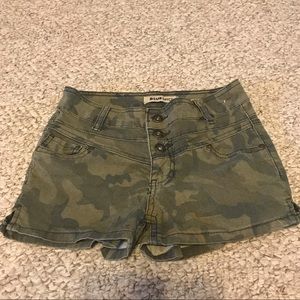 Camo high waisted jean shorts